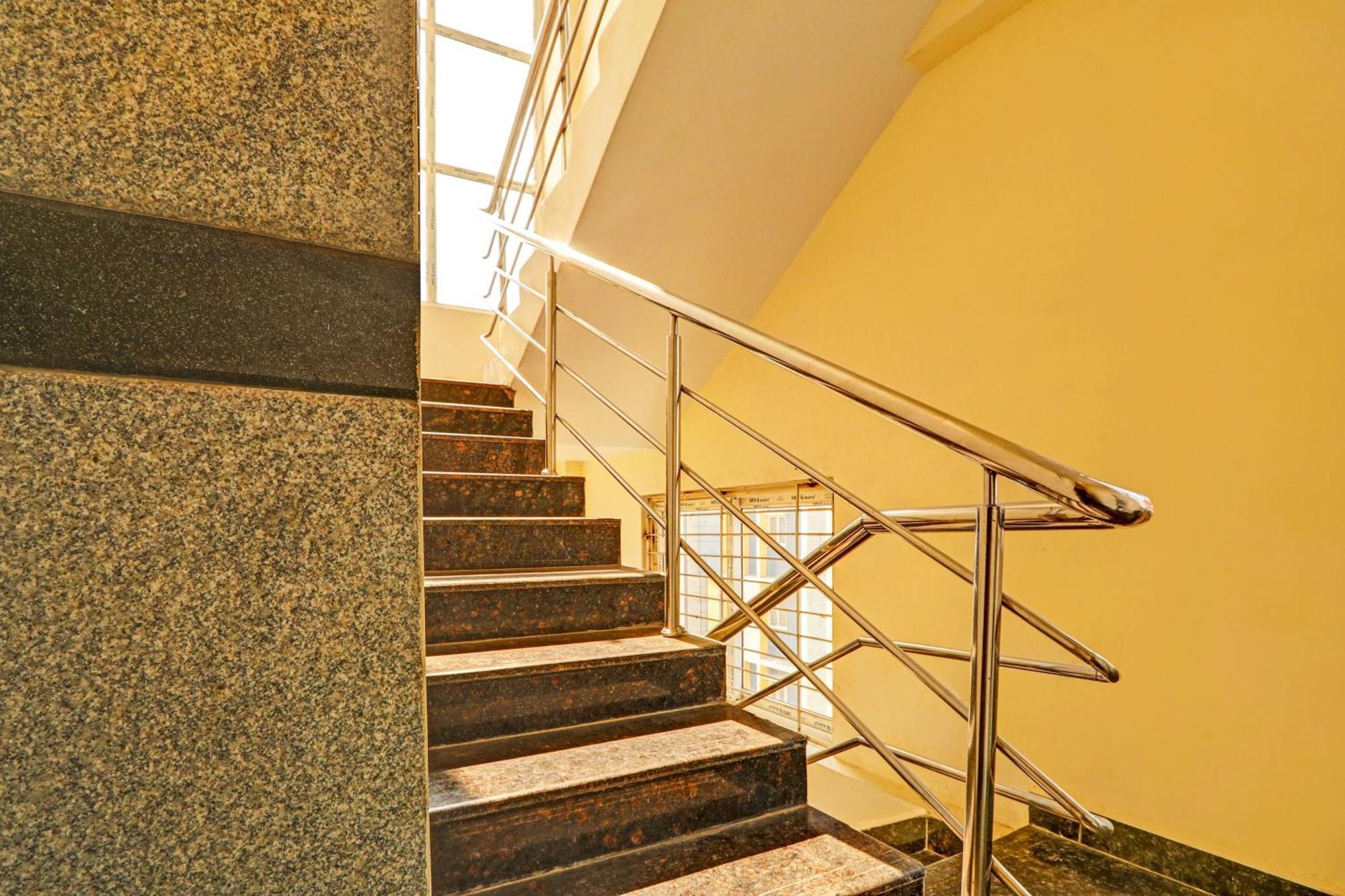 Hotel O Royal Haven Hyderabad Bagian luar foto